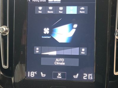 2022 Volvo XC40