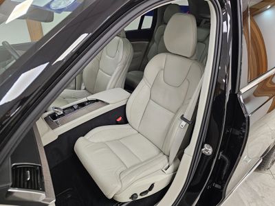 2022 Volvo XC90