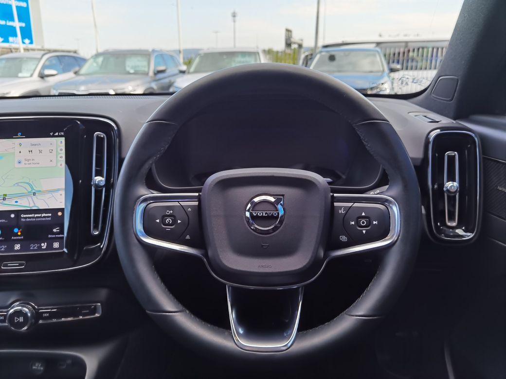 2022 Volvo C40