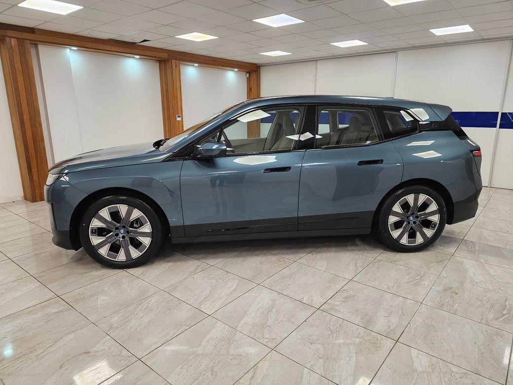 2024 BMW iX
