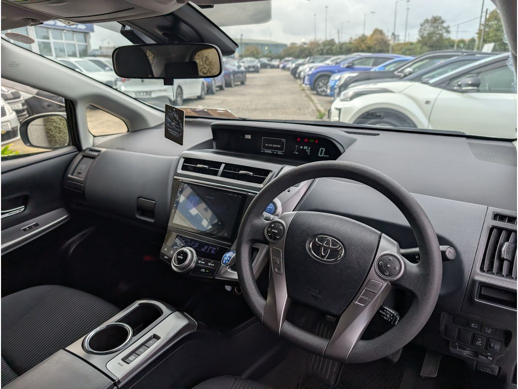 2019 Toyota Prius Alpha