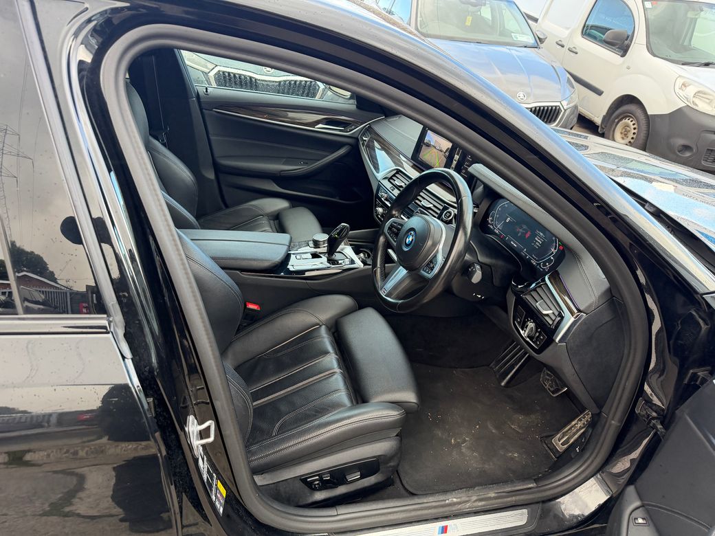 2023 BMW 530