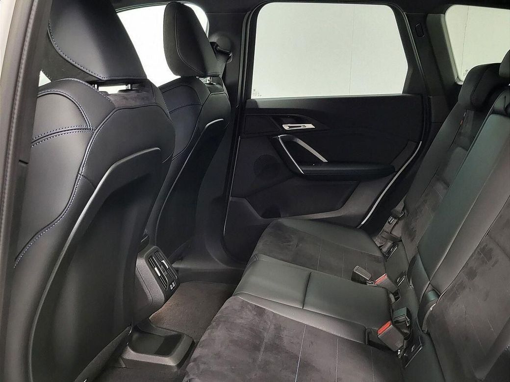 2025 BMW iX1