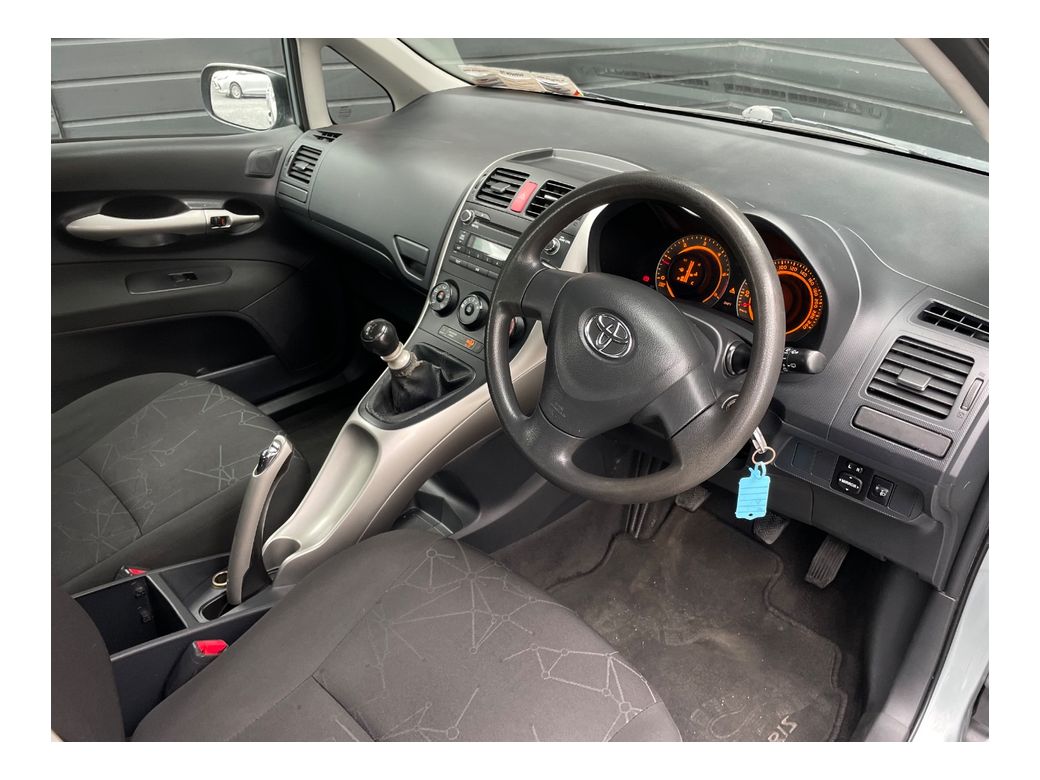 2010 Toyota Auris