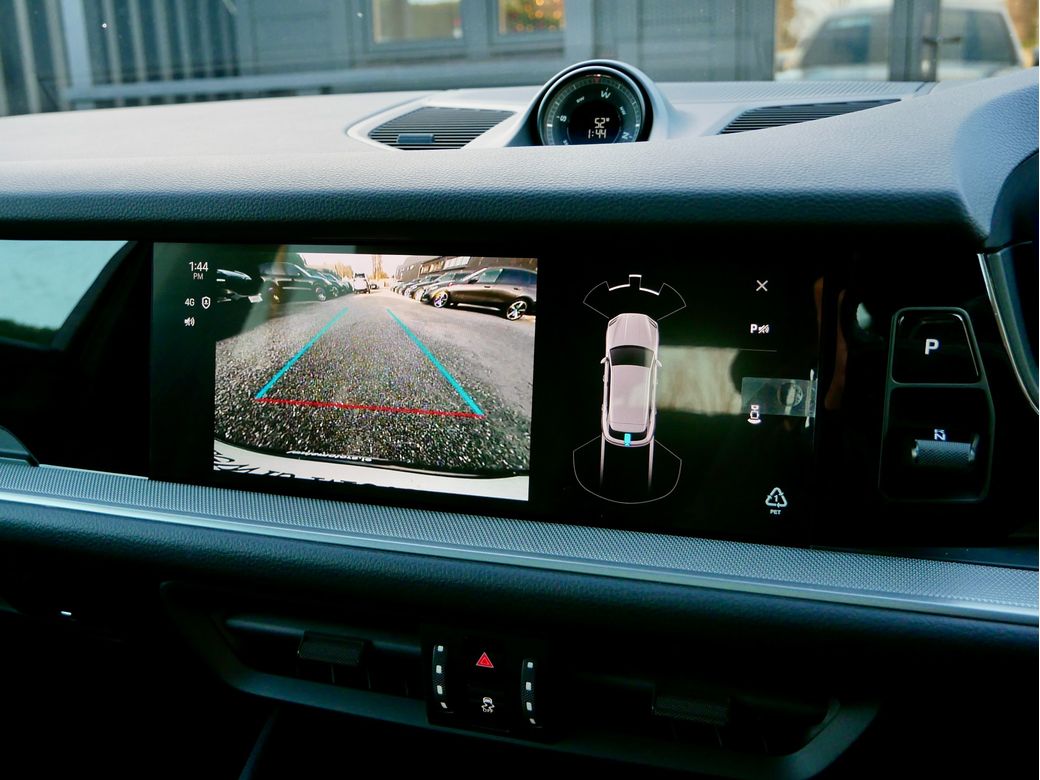 2024 Porsche Cayenne