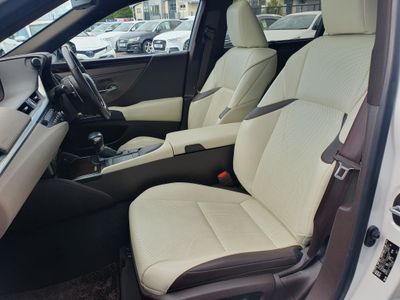 2019 Lexus ES 300h