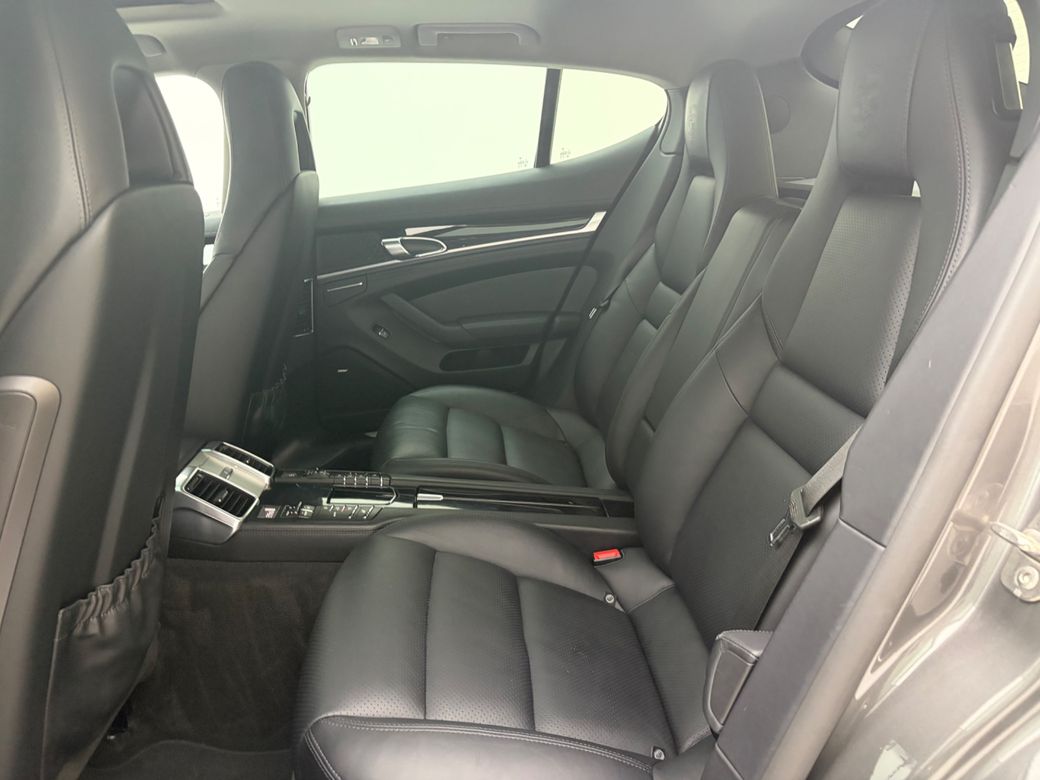 2016 Porsche Panamera