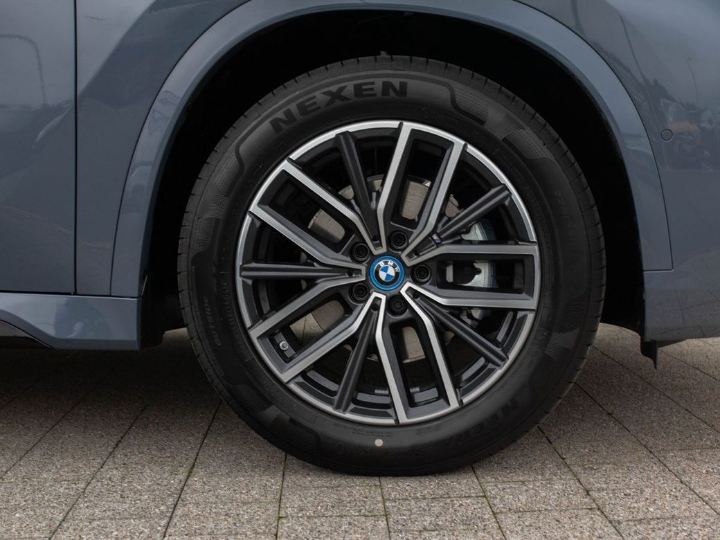 2025 BMW iX1