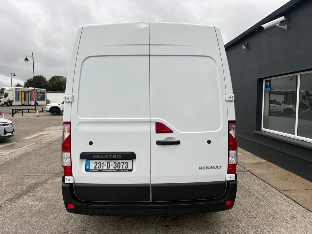 2023 Renault Master