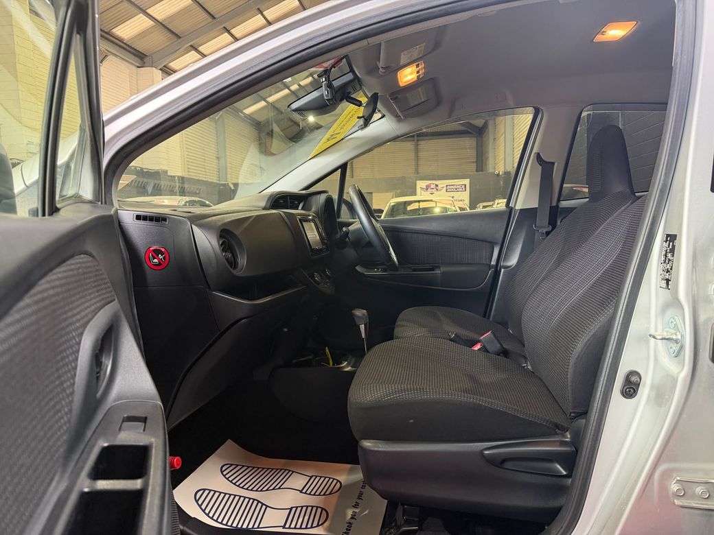 2017 Toyota Vitz
