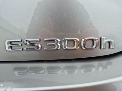 2023 Lexus ES 300h
