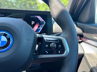 2025 BMW i5