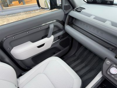 2025 Land Rover Defender