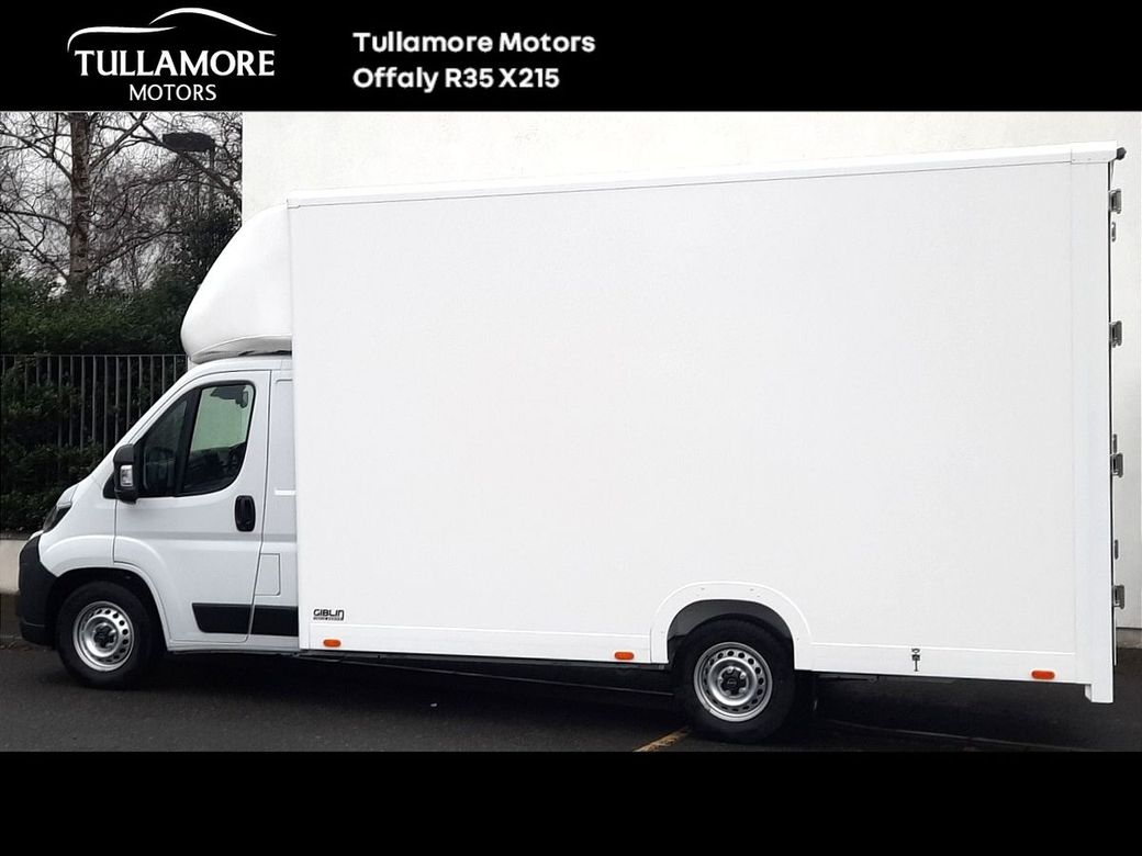 2025 Opel Movano
