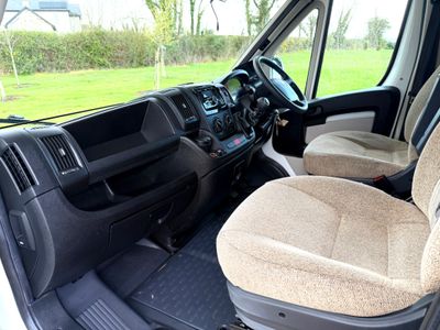 2013 SWIFT ESCAPE 696 R.H.D 