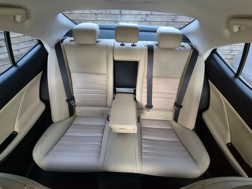 2020 Lexus IS 300h
