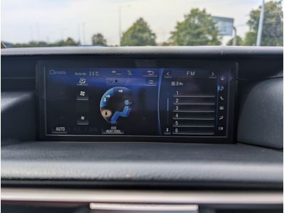 2017 Lexus IS 300h