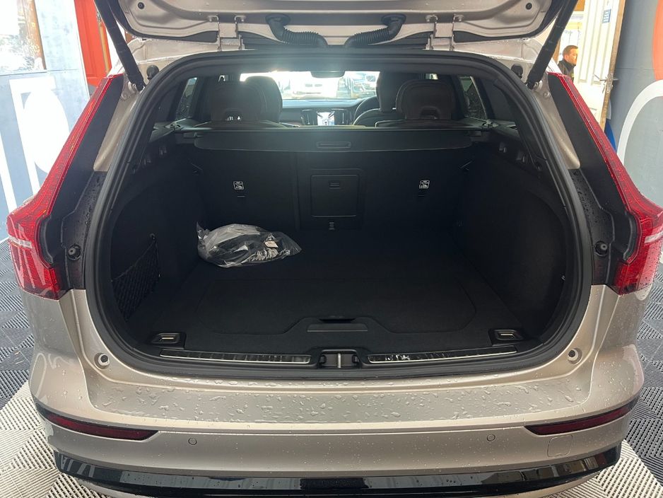 2025 Volvo V60