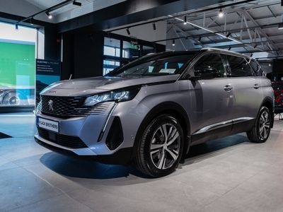 2024 Peugeot 5008