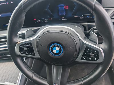 2023 BMW 330