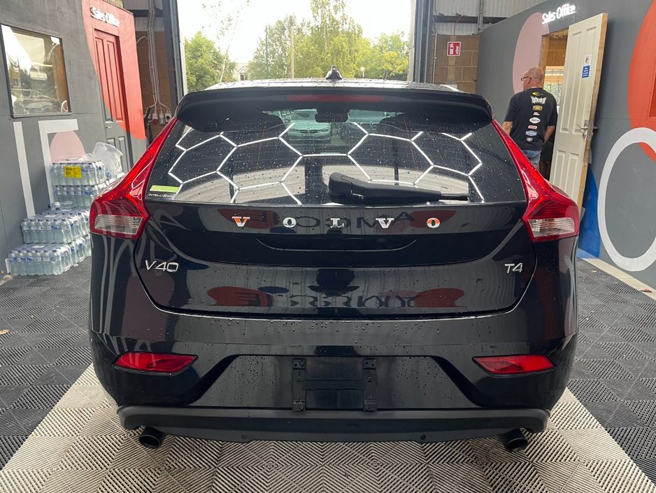 2015 Volvo V40