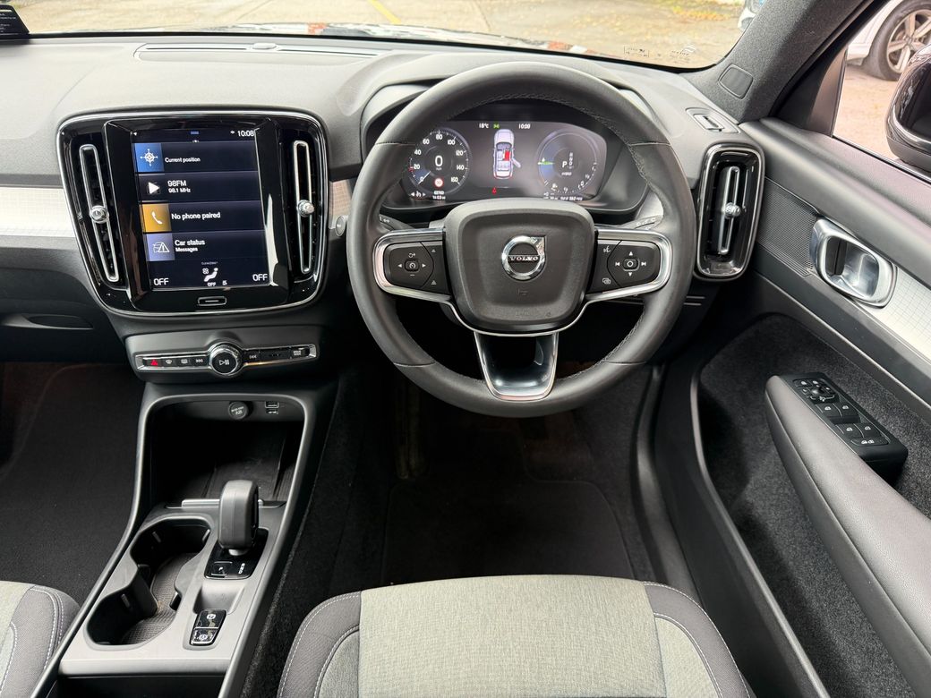 2023 Volvo XC40