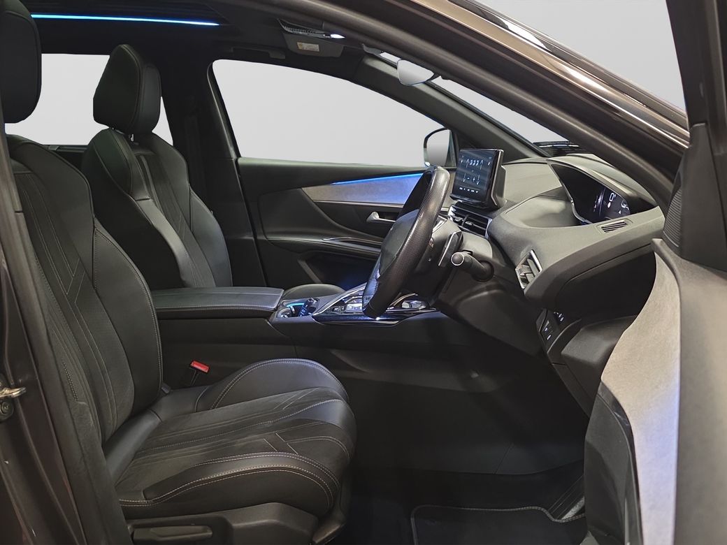 2021 Peugeot 5008