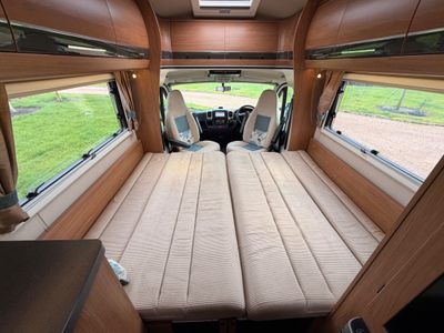 2014 AUTOTRAIL  TRACKER EKS LOW PROFILE R.H.D