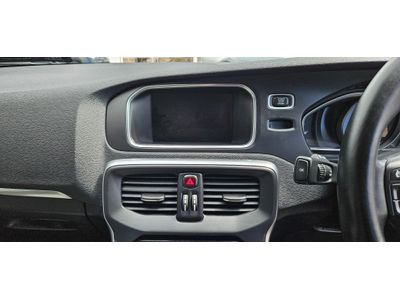 2017 Volvo V40