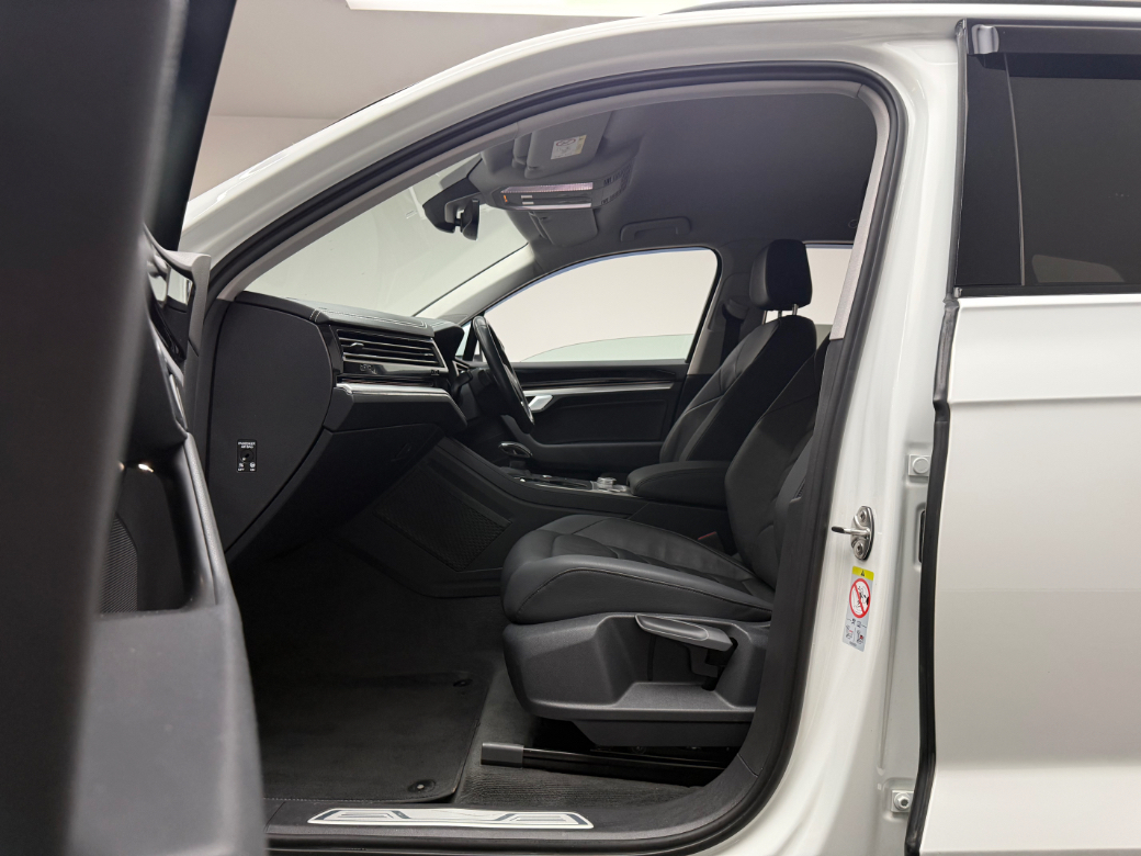 2019 Volkswagen Touareg
