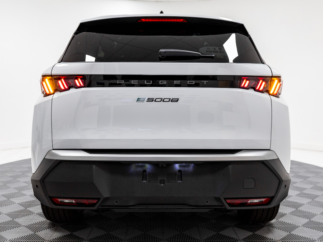 2027 Peugeot 5008