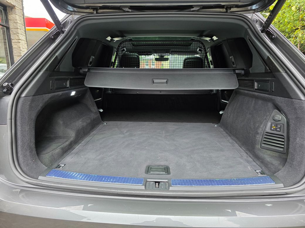 2022 Volkswagen Touareg