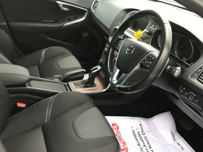 2017 Volvo V40
