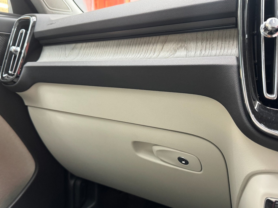 2020 Volvo XC40