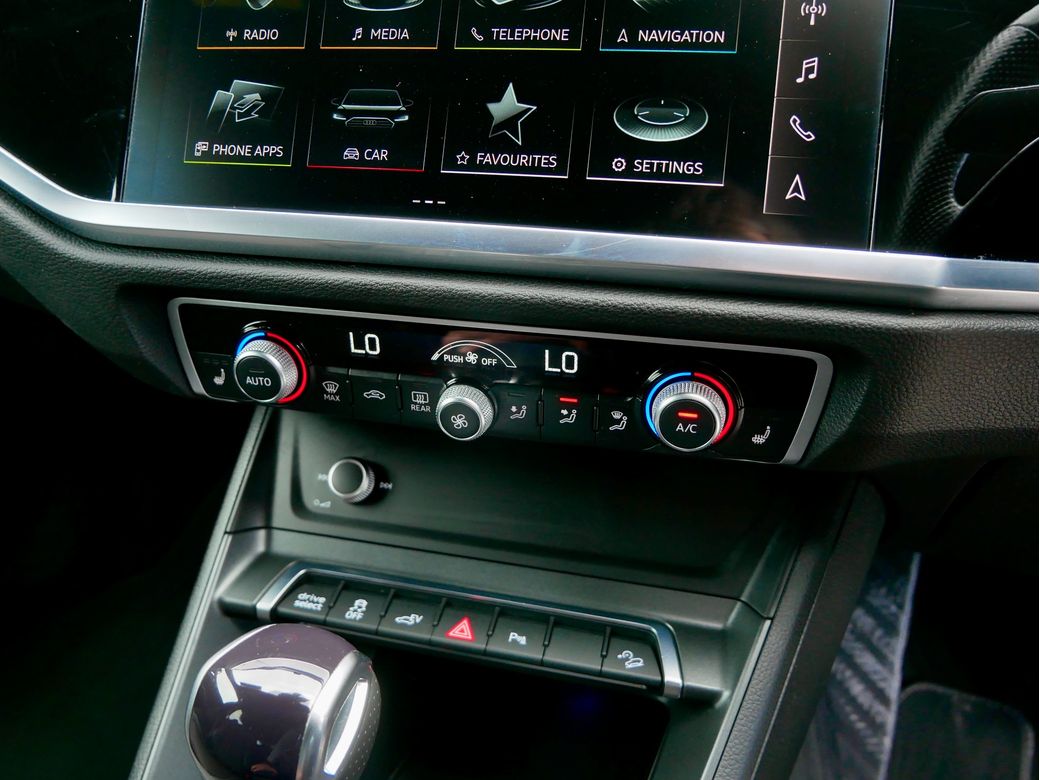2022 Audi Q3