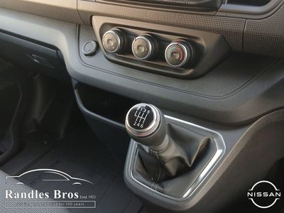 2025 Nissan Primastar