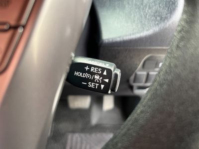 2019 Toyota Prius Alpha