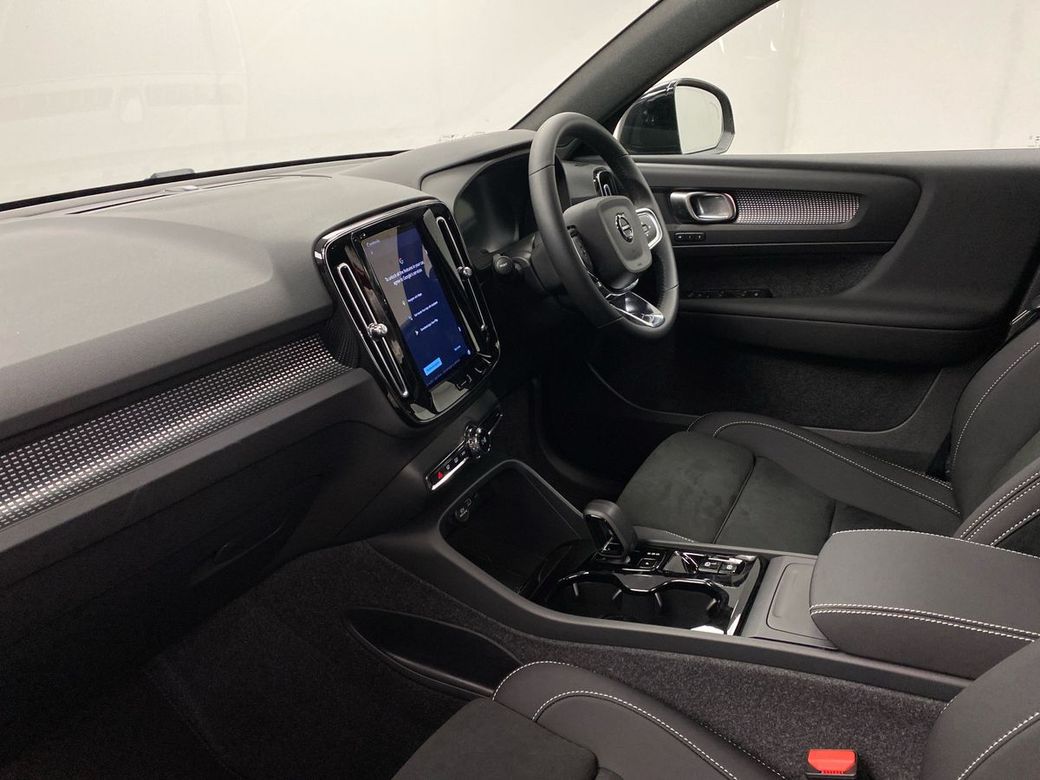 2026 Volvo XC40