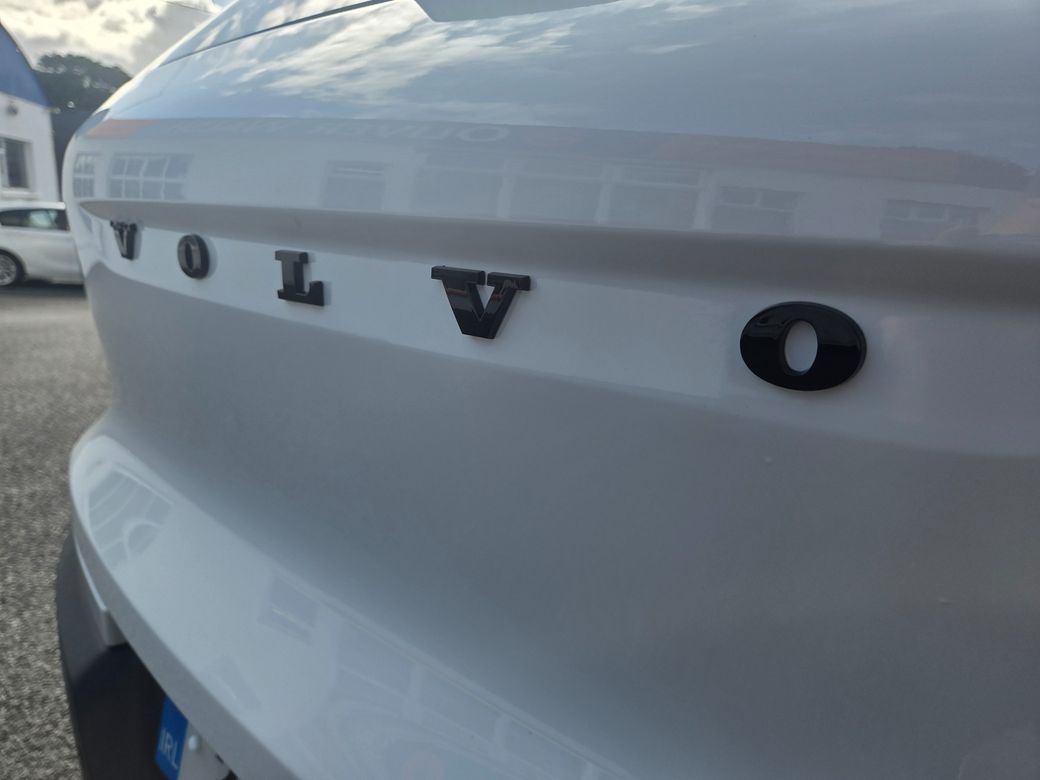 2023 Volvo XC40
