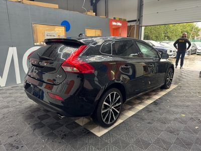 2017 Volvo V40