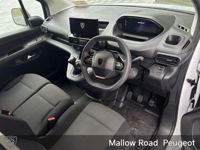 2025 Peugeot Partner