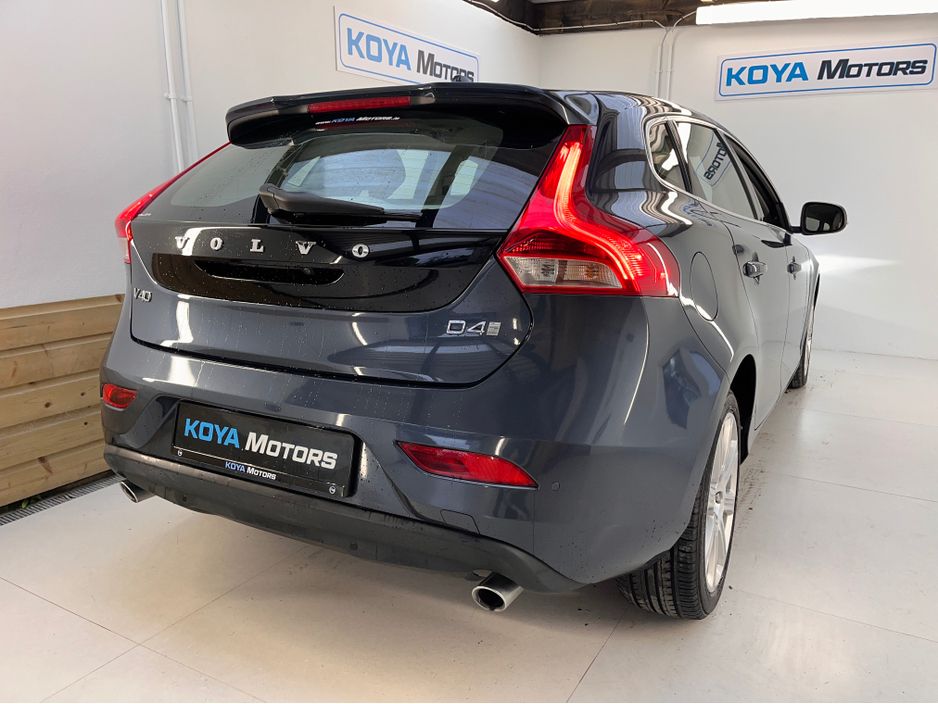 2017 Volvo V40