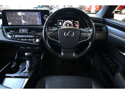 2022 Lexus ES 300h