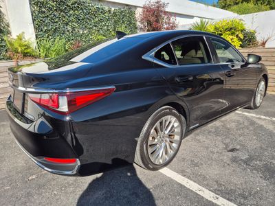 2021 Lexus ES 300h