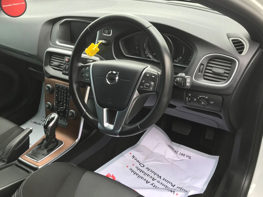 2017 Volvo V40
