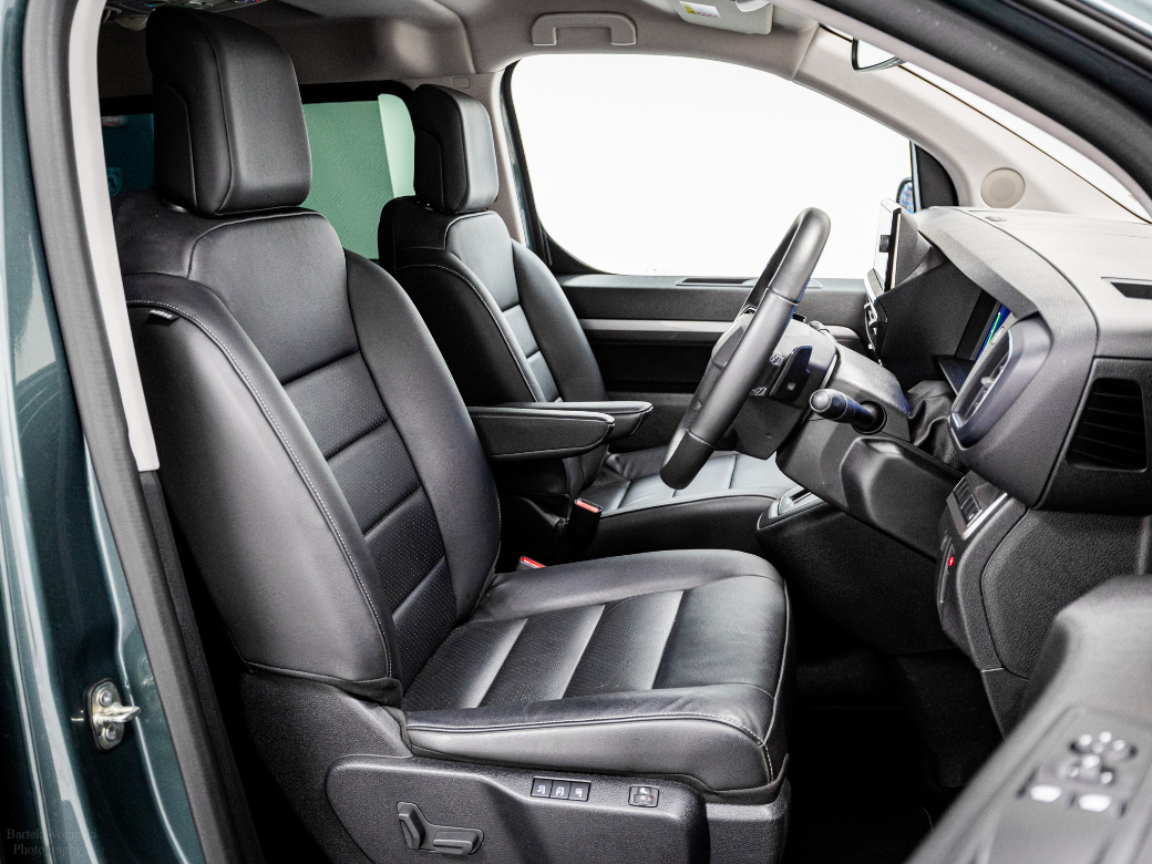 2025 Peugeot Traveller