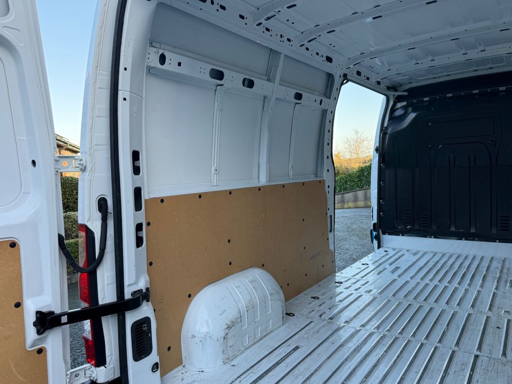 2023 Renault Master