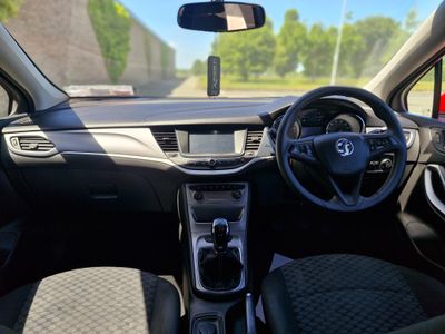 2018 Vauxhall Astra