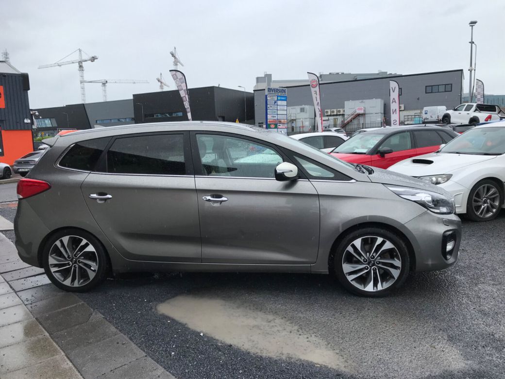 2017 Kia Carens