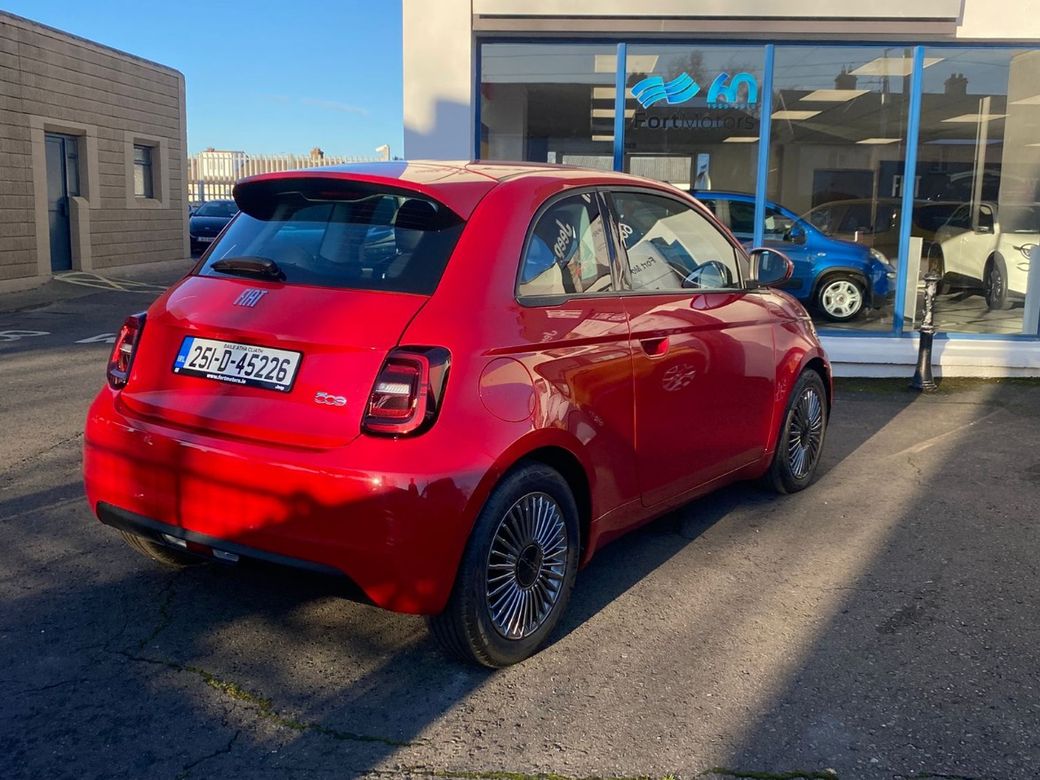 2025 Fiat 500e